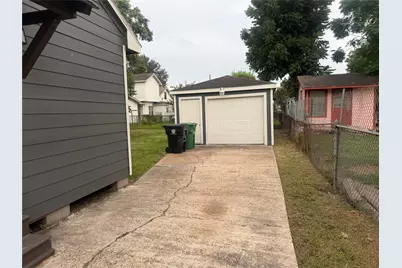 230 Burress Street, Houston, TX 77022 - Photo 3
