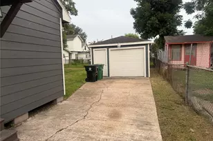 230 Burress St, Houston, TX 77022 - Photo 3
