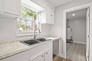 6406 Cobalt St, Houston, TX 77016 - Photo 9