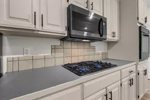 931 Broadway, Winnie, TX 77665 - Photo 9