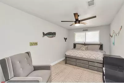 5658 Ludington Drive, Houston, TX 77035 - Photo 13