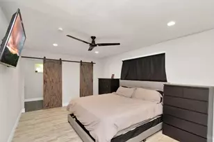 5658 Ludington Dr, Houston, TX 77035 - Photo 15