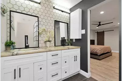 5658 Ludington Drive, Houston, TX 77035 - Photo 17