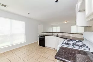 7615 Greenwood Point Dr, Cypress, TX 77433 - Photo 7