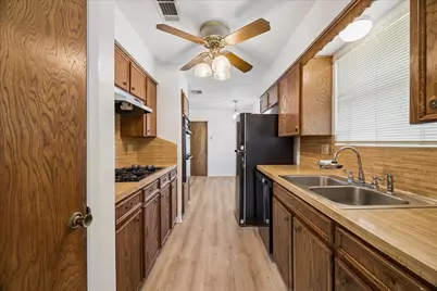 6002 Weeping Willow Road, Houston, TX 77092 - Photo 9