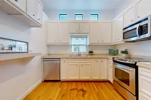 8715 Meadowcroft Dr, Houston, TX 77063 - Photo 9