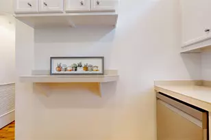 8715 Meadowcroft Dr, Houston, TX 77063 - Photo 11