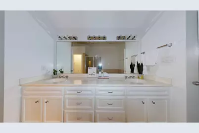 8715 Meadowcroft Drive #902, Houston, TX 77063 - Photo 35