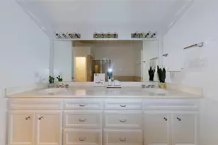 8715 Meadowcroft Dr, Houston, TX 77063 - Photo 35