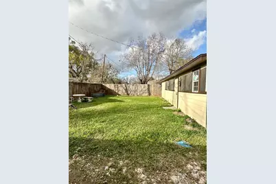 6608 Sherwood Drive, Houston, TX 77021 - Photo 13