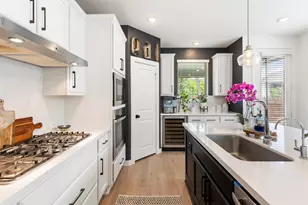 221 Sky Top Dr, Montgomery, TX 77316 - Photo 9