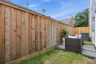 2111 Nantucket Dr, Houston, TX 77057 - Photo 27