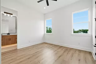 2111 Nantucket Dr, Houston, TX 77057 - Photo 23