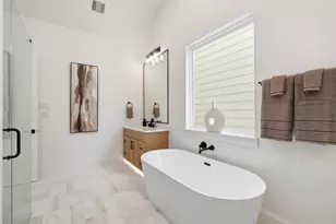 2111 Nantucket Dr, Houston, TX 77057 - Photo 21