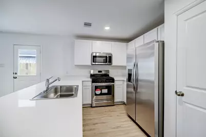 8907 Estes Lake Drive, Baytown, TX 77521 - Photo 3