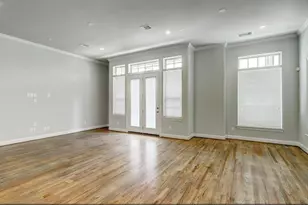 1040 W 26th St, Houston, TX 77008 - Photo 7