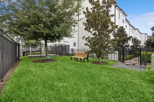 2491 W 11th St, Houston, TX 77008 - Photo 25