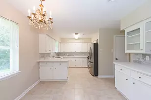 9515 Beverly Hill St, Houston, TX 77063 - Photo 9