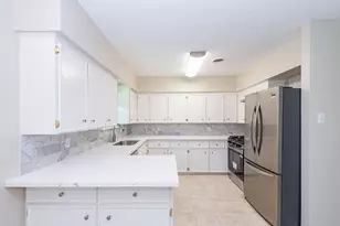 9515 Beverly Hill St, Houston, TX 77063 - Photo 15