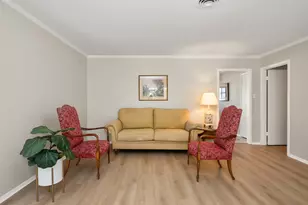 9515 Beverly Hill St, Houston, TX 77063 - Photo 9