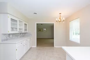 9515 Beverly Hill St, Houston, TX 77063 - Photo 15