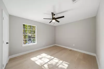 22 Cricket Hollow Place, The Woodlands, TX 77381 - Photo 9