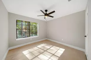 22 Cricket Hollow Pl, The Woodlands, TX 77381 - Photo 11