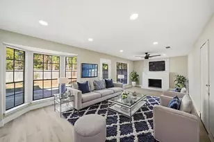 22 Cricket Hollow Pl, The Woodlands, TX 77381 - Photo 3