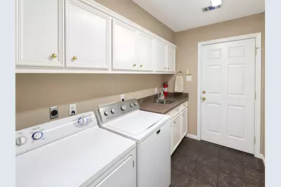 12311 Fisher Drive, Mont Belvieu, TX 77523 - Photo 15
