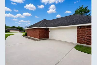 12311 Fisher Drive, Mont Belvieu, TX 77523 - Photo 35