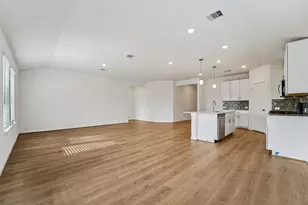 2506 Gray Gale Ct, Baytown, TX 77523 - Photo 9