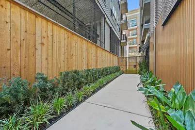 160 Birdsall Street #2305, Houston, TX 77007 - Photo 11