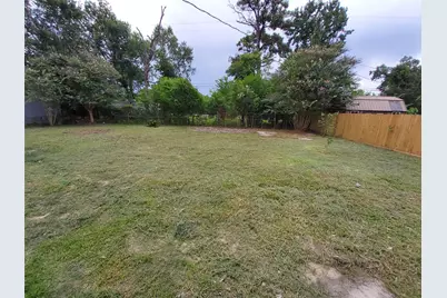 8609 Homewood Lane, Houston, TX 77028 - Photo 13