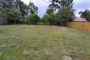 8609 Homewood Ln, Houston, TX 77028 - Photo 13