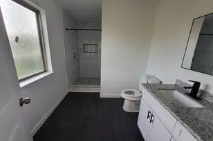 8609 Homewood Ln, Houston, TX 77028 - Photo 15