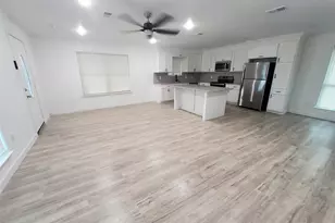 8609 Homewood Ln, Houston, TX 77028 - Photo 11
