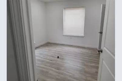 8609 Homewood Lane, Houston, TX 77028 - Photo 9