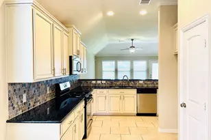 6838 Pear Point Ln, Richmond, TX 77469 - Photo 13