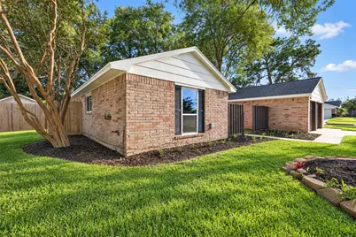 17731 Heritage Cove Court, Webster, TX 77598 - Photo 3