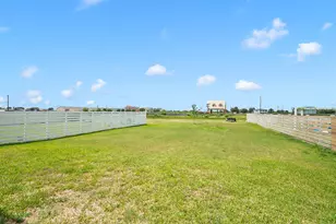 2527 103rd St, Galveston, TX 77554 - Photo 3