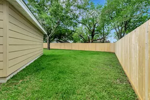 1002 S 2nd St, Ganado, TX 77962 - Photo 43