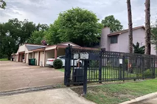 1839 Sherwood Forest St, Houston, TX 77043 - Photo 3