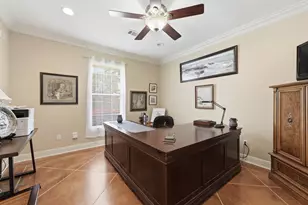 911 Oak Leaf St, La Porte, TX 77571 - Photo 5