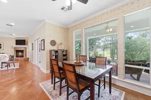 911 Oak Leaf St, La Porte, TX 77571 - Photo 11