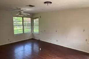 705 W Norris St, El Campo, TX 77437 - Photo 9