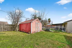 512 Harold Ln, Baytown, TX 77521 - Photo 43