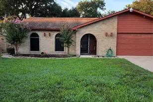 8103 Edgebrook Forest Ct, Houston, TX 77088 - Photo 1