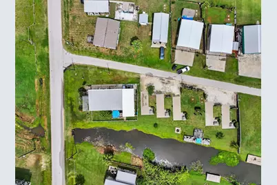894, 896 S Crystal Beach Road, Crystal Beach, TX 77650 - Photo 3