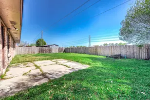 14315 Swanfield Dr, Houston, TX 77083 - Photo 21