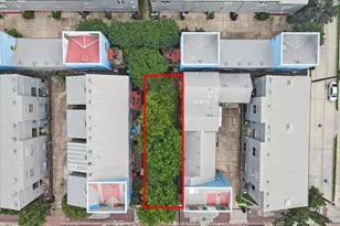 908 Andrews St, Houston, TX 77019 - Photo 1